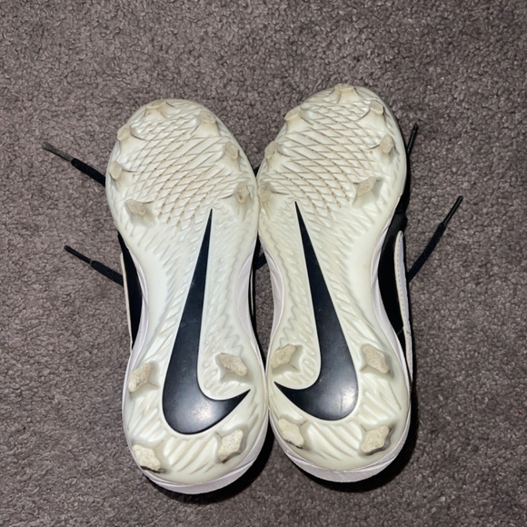 Nike youth cleats - Picture 7 of 9